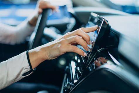 Grafika: Přehled asistenčních systémů na moderních motocyklech