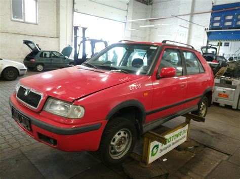 Ilustrační foto vozu Škoda Felicia s vylepšeným osvětlením