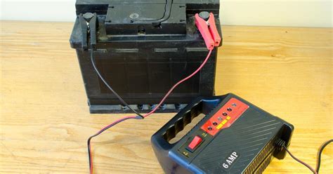 Ilustrace nabíjení autobaterie alternátorem