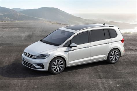 Modernizovaná karoserie Volkswagenu Touran s dynamickým designem